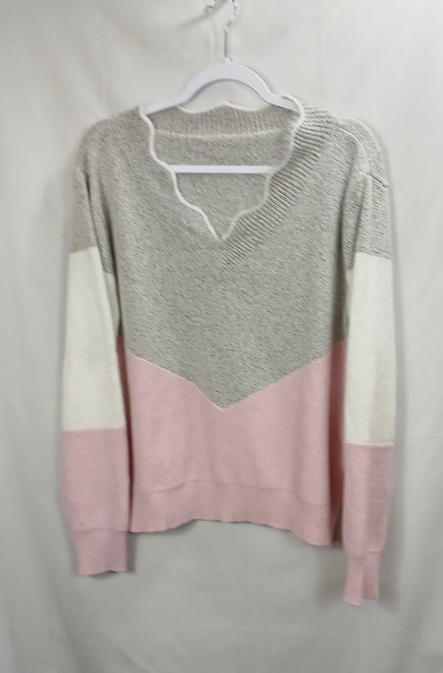 Ultra Soft & Feminine V-neck Sweater in Soft Colors/Delicate/Dreamy/Size XL